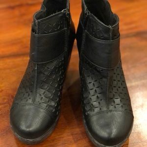 Jambu Olivia black ankle boots size 7
